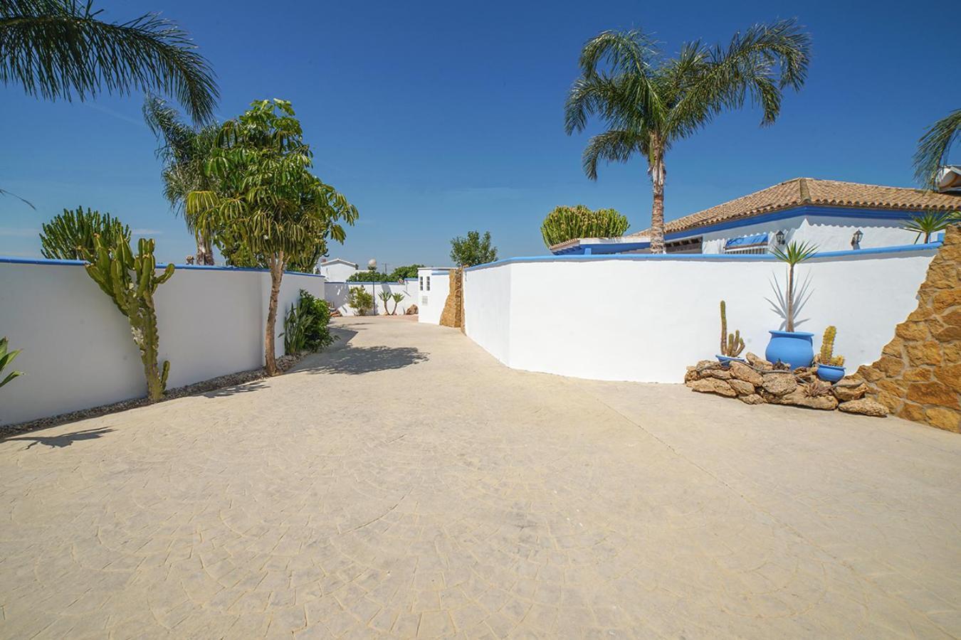 Yuca Con Piscina Privada En