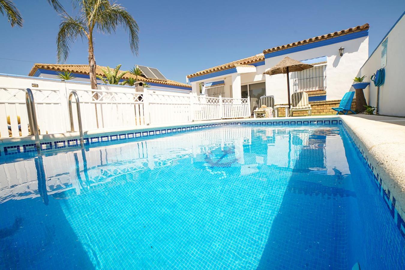 Yuca Con Piscina Privada En *