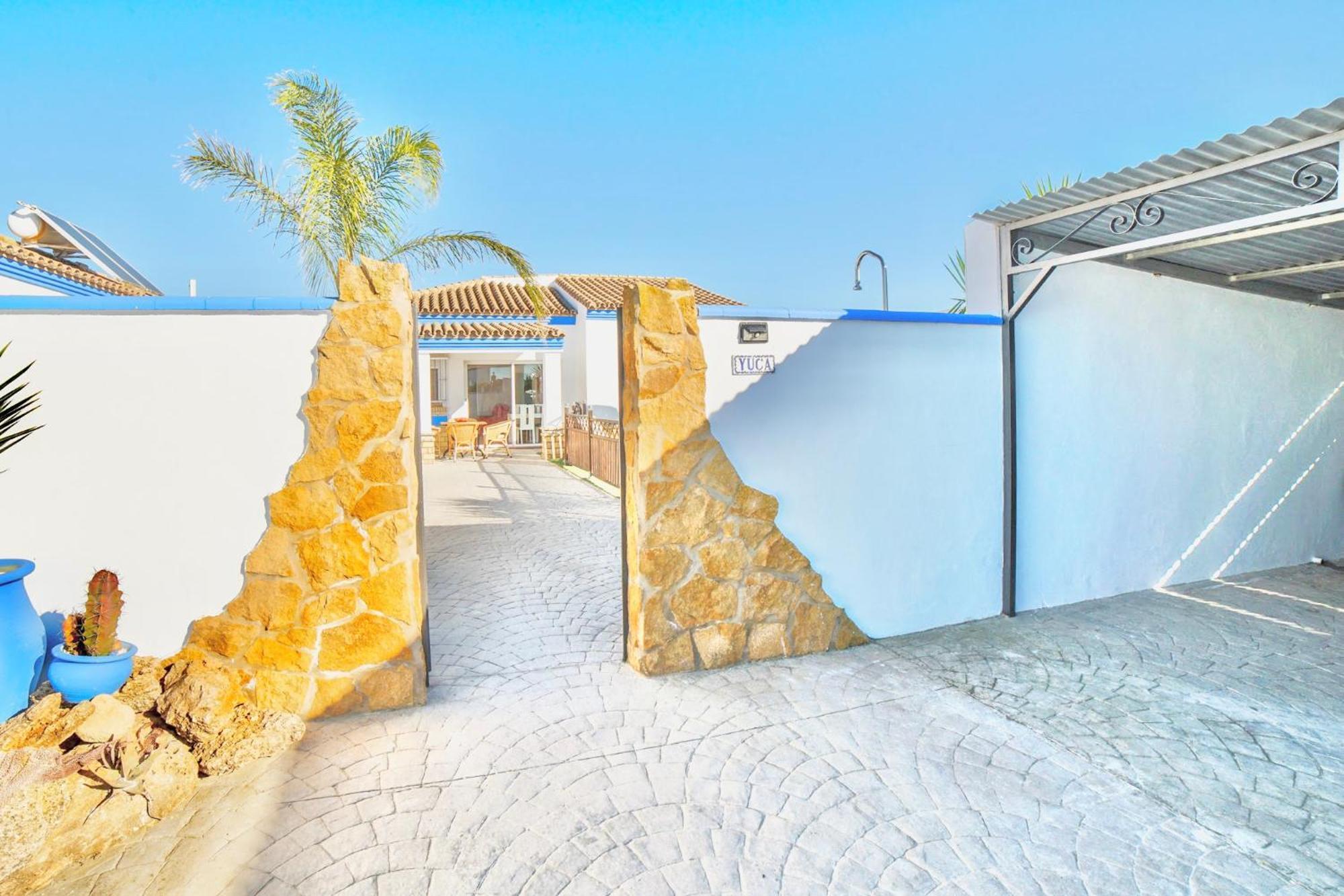 Yuca Con Piscina Privada En